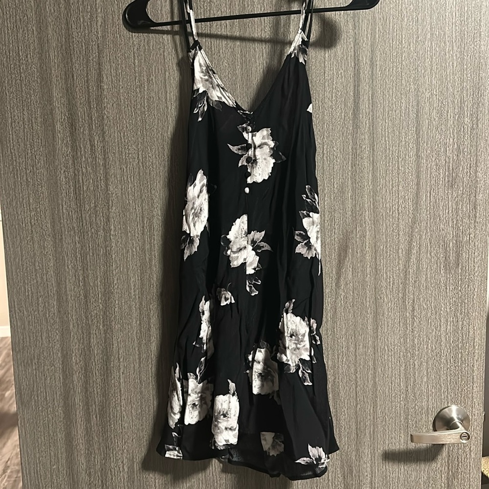 Kendall & Kylie black summer dress